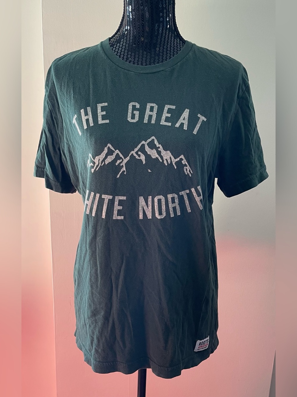 Roots Canada Forest Green 'The Great White North' Graphic Tee Size Medium